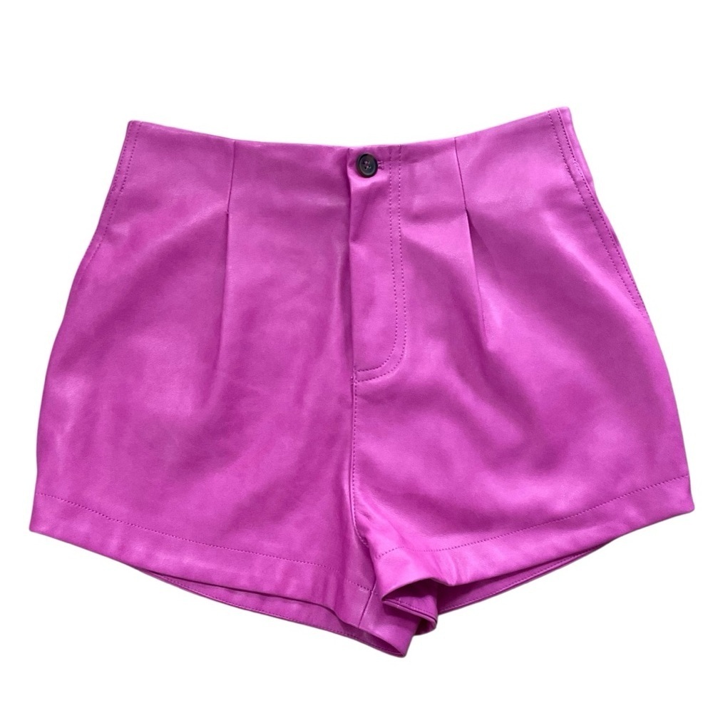 Avec Les Filles Magenta Faux Leather Pleated Shorts Size Small NWT